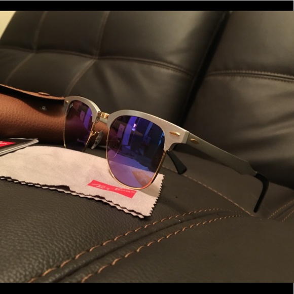 Ray Ban’s - Picture 3 of 4